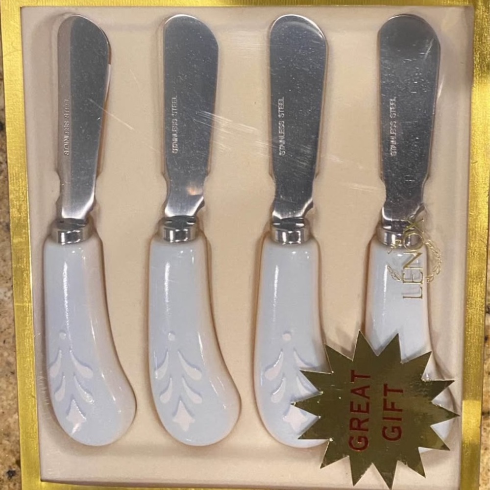 Lenox White and Silver Spreaders Set